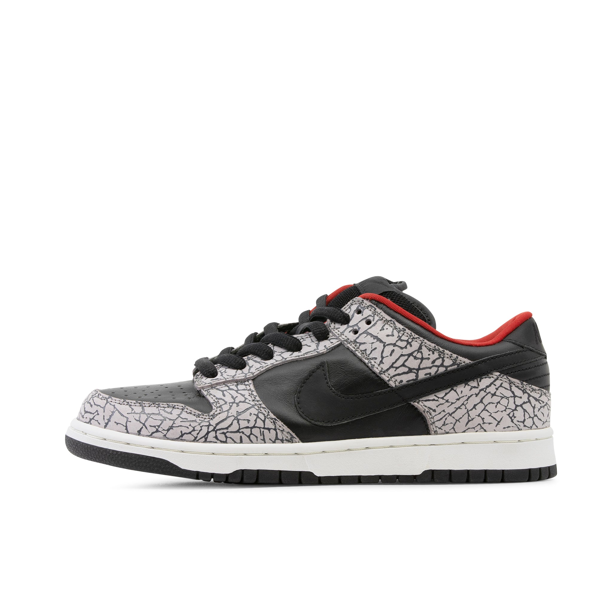 NIKE SB DUNK LOW SUPREME BLACK CEMENT – ODTO