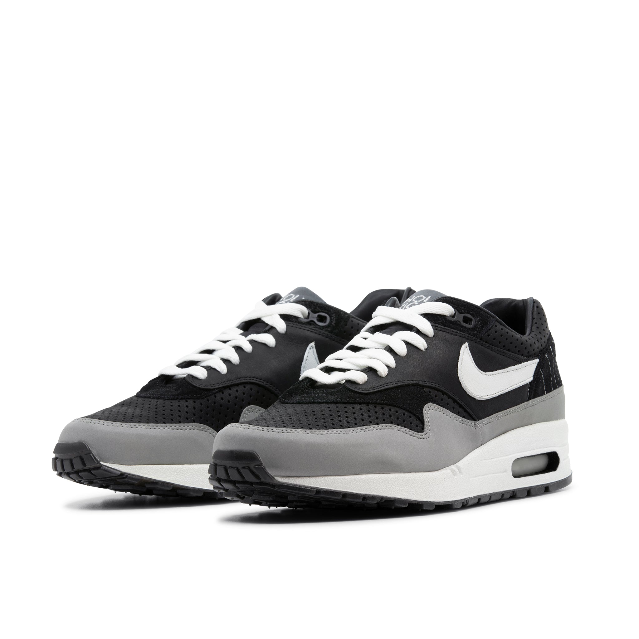 NIKE AIR MAX 1 HOLD TIGHT