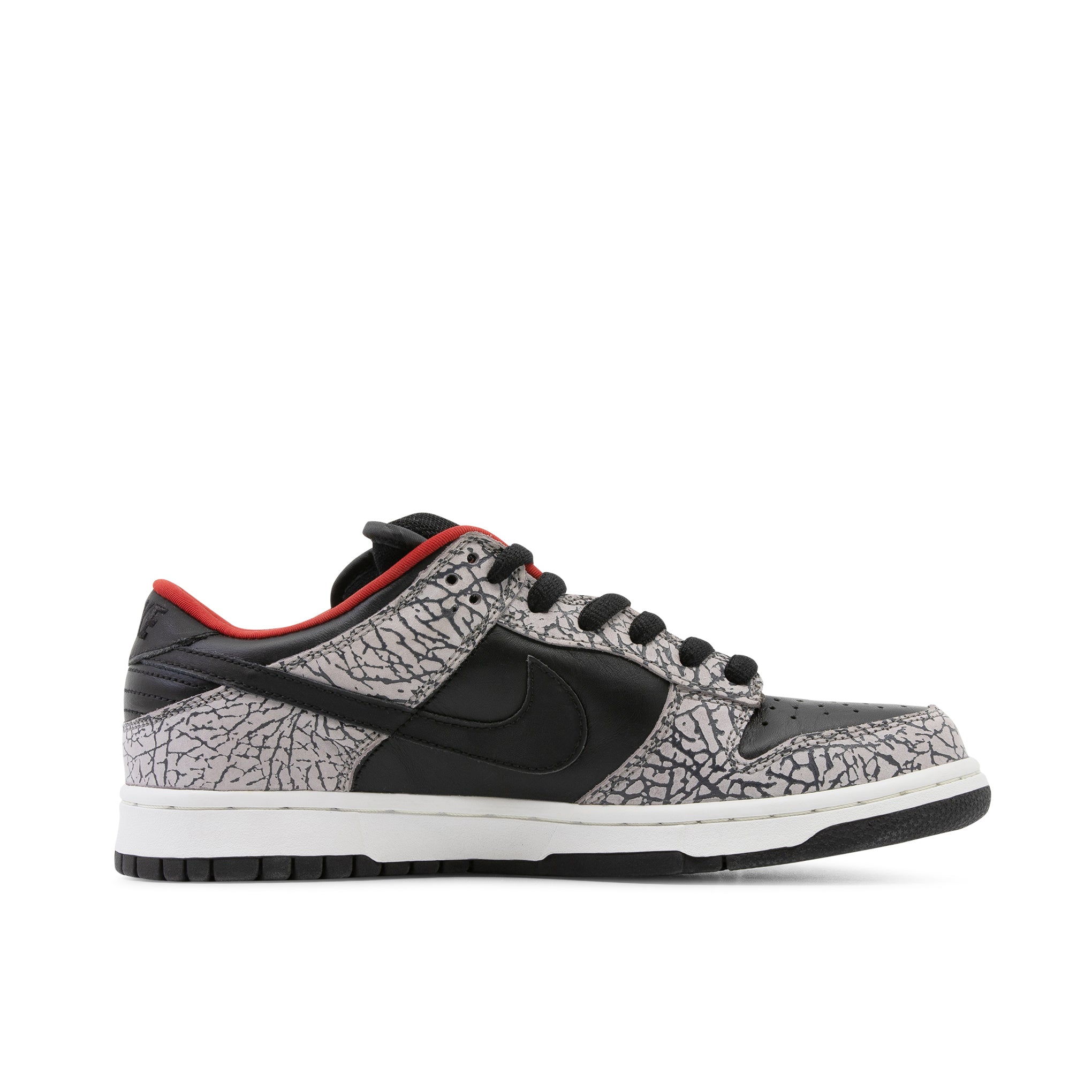 NIKE SB DUNK LOW SUPREME BLACK CEMENT