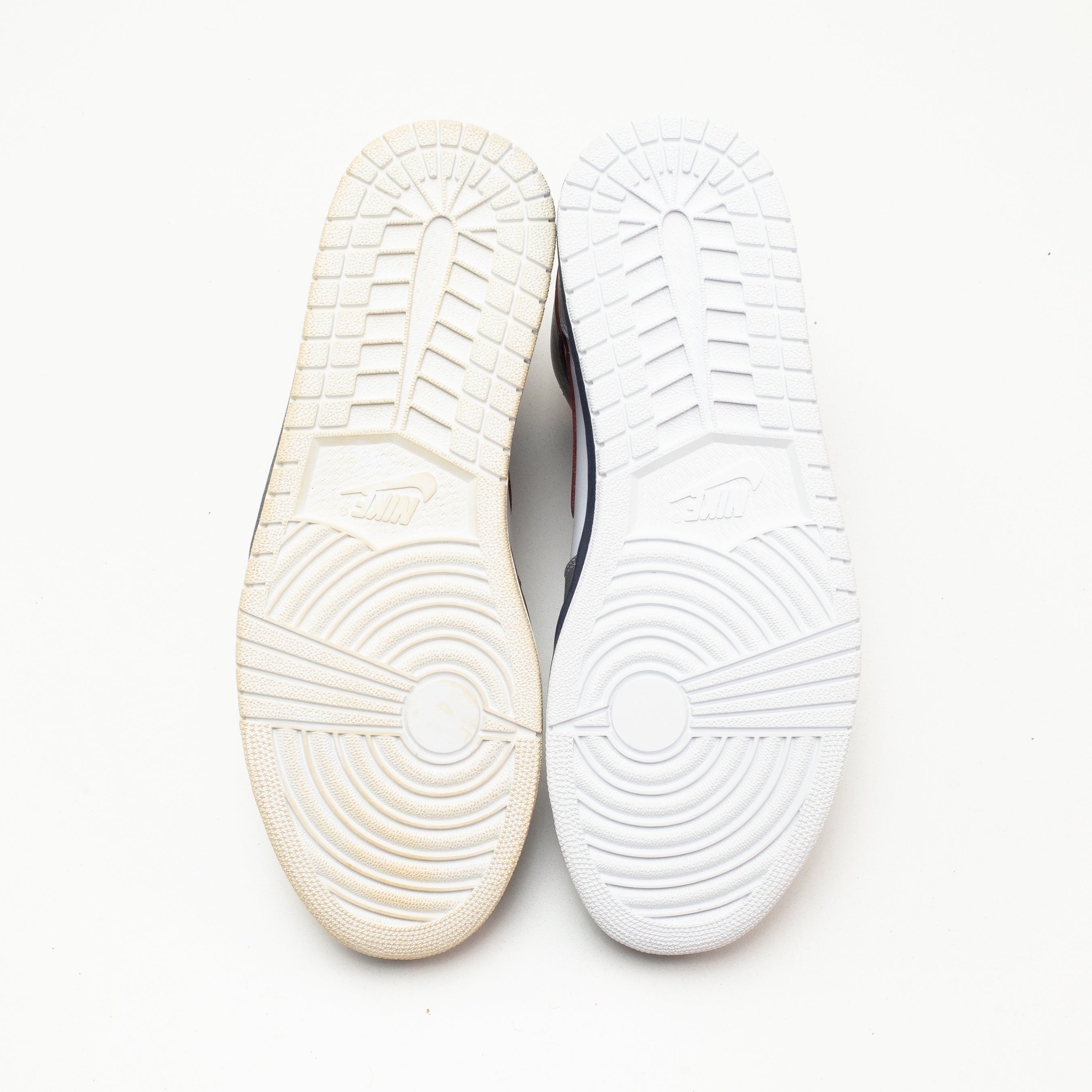 AIR JORDAN 1 HIGH OLYMPIC [FLAWED - SIZE 8.5]