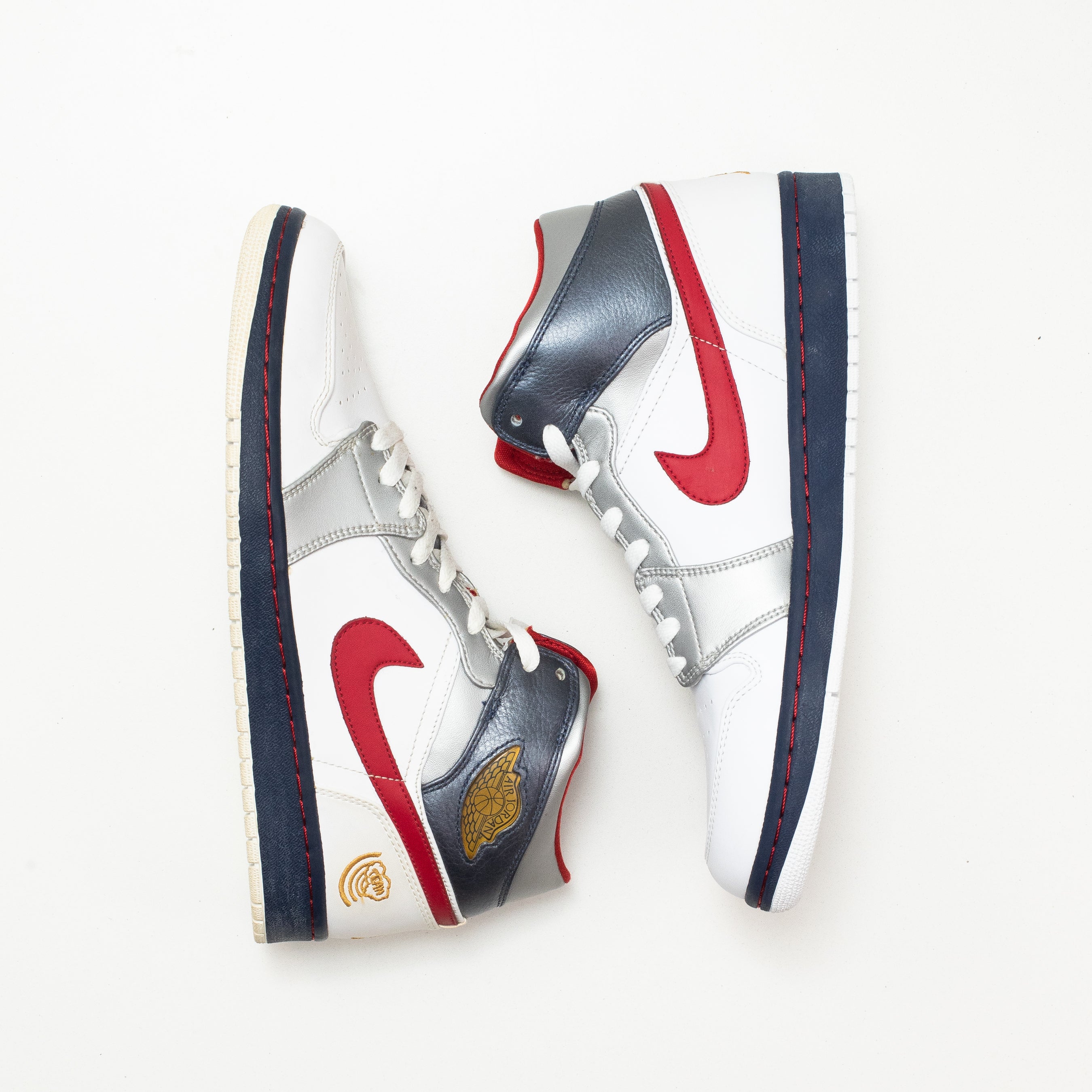 AIR JORDAN 1 HIGH OLYMPIC [FLAWED - SIZE 8.5]