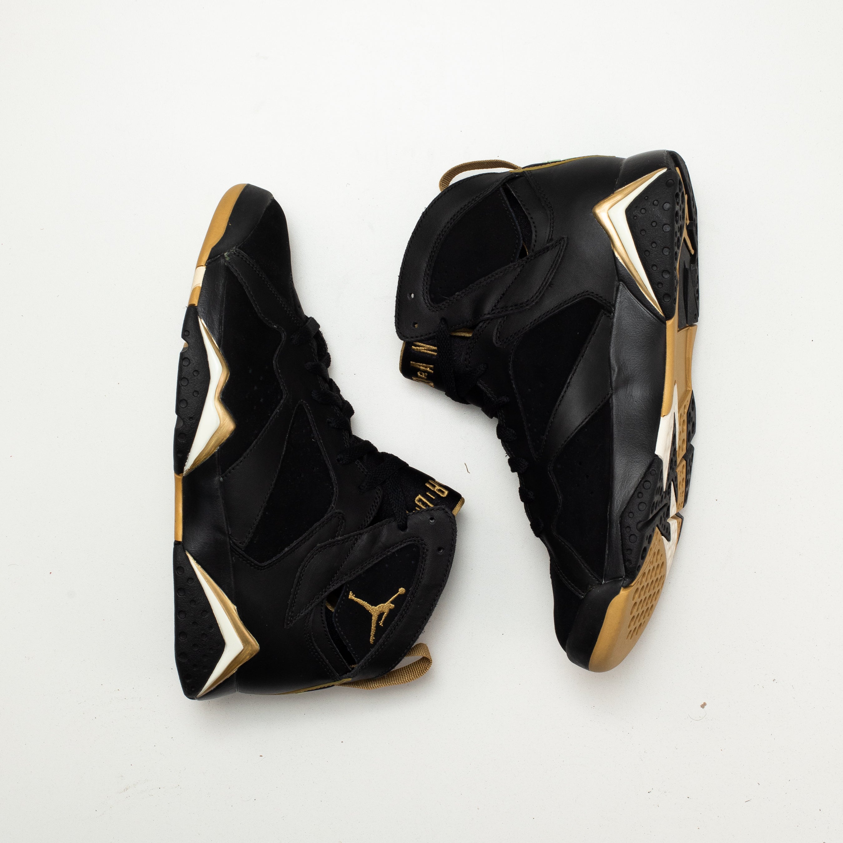 AIR JORDAN GOLDEN MOMENTS PACK [FLAWED - SIZE 9.5]