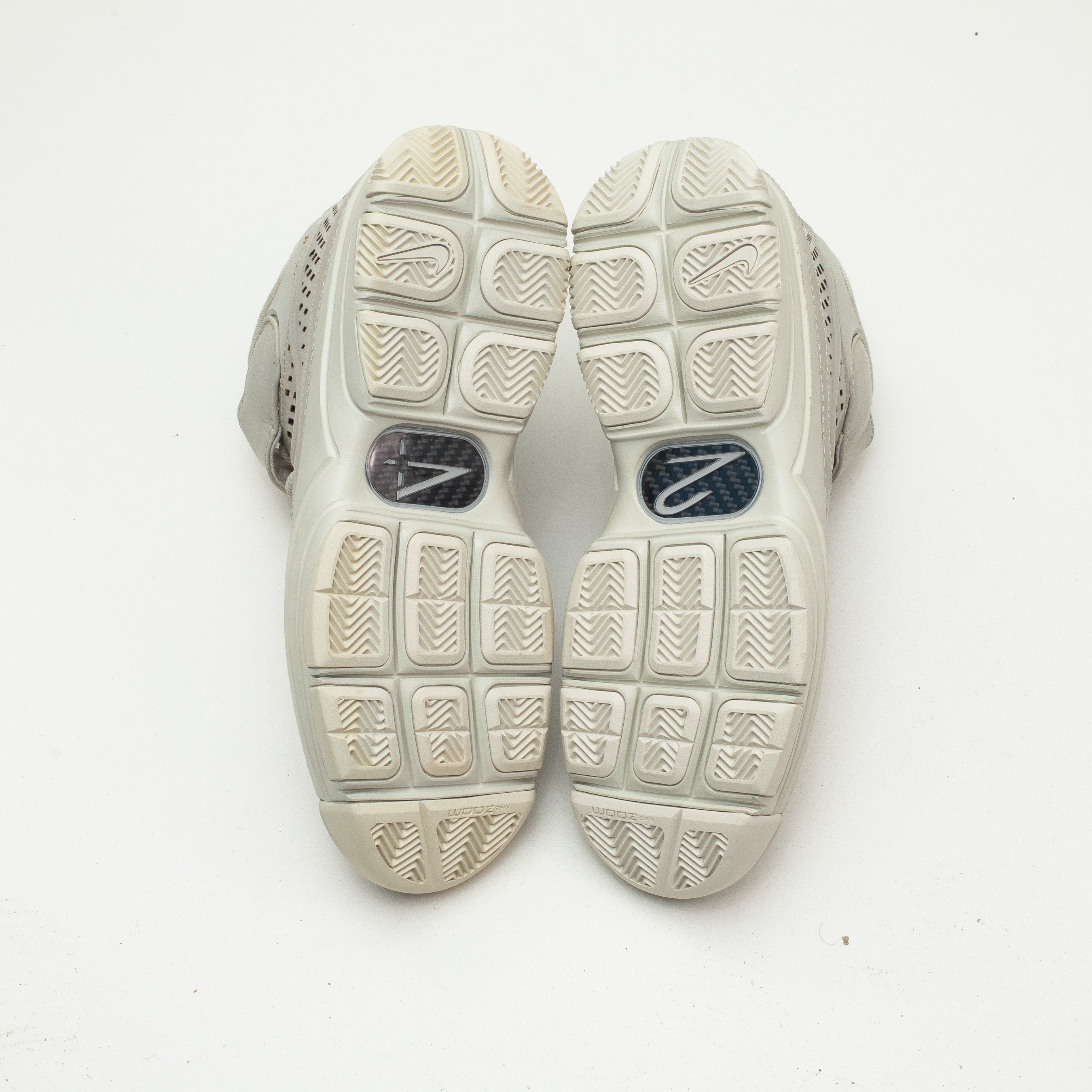 NIKE ZOOM KOBE 2 FADE TO BLACK [FLAWED - SIZE 10]