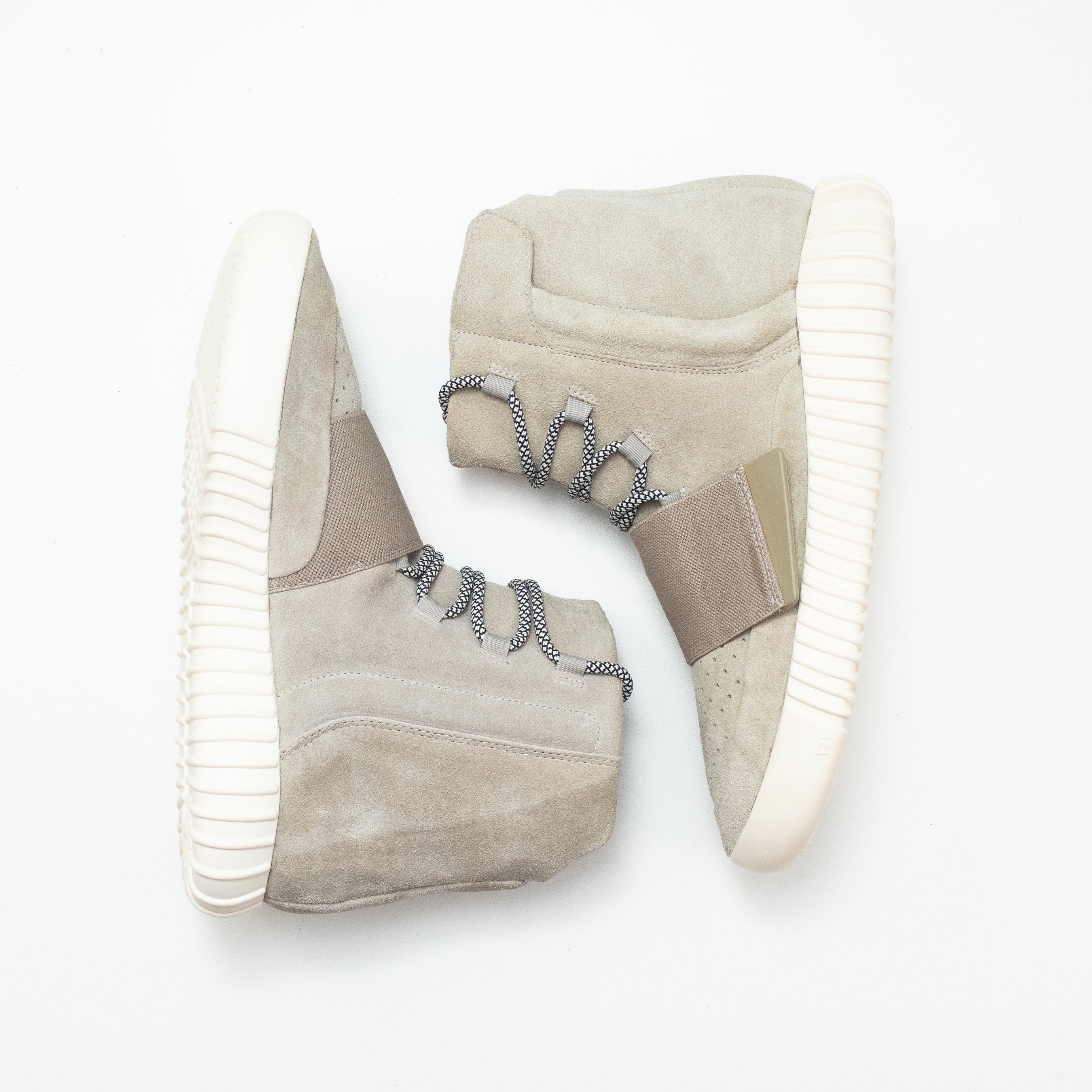 YEEZY 750 BOOST OG LIGHT BROWN [FLAWED - SIZE 10]