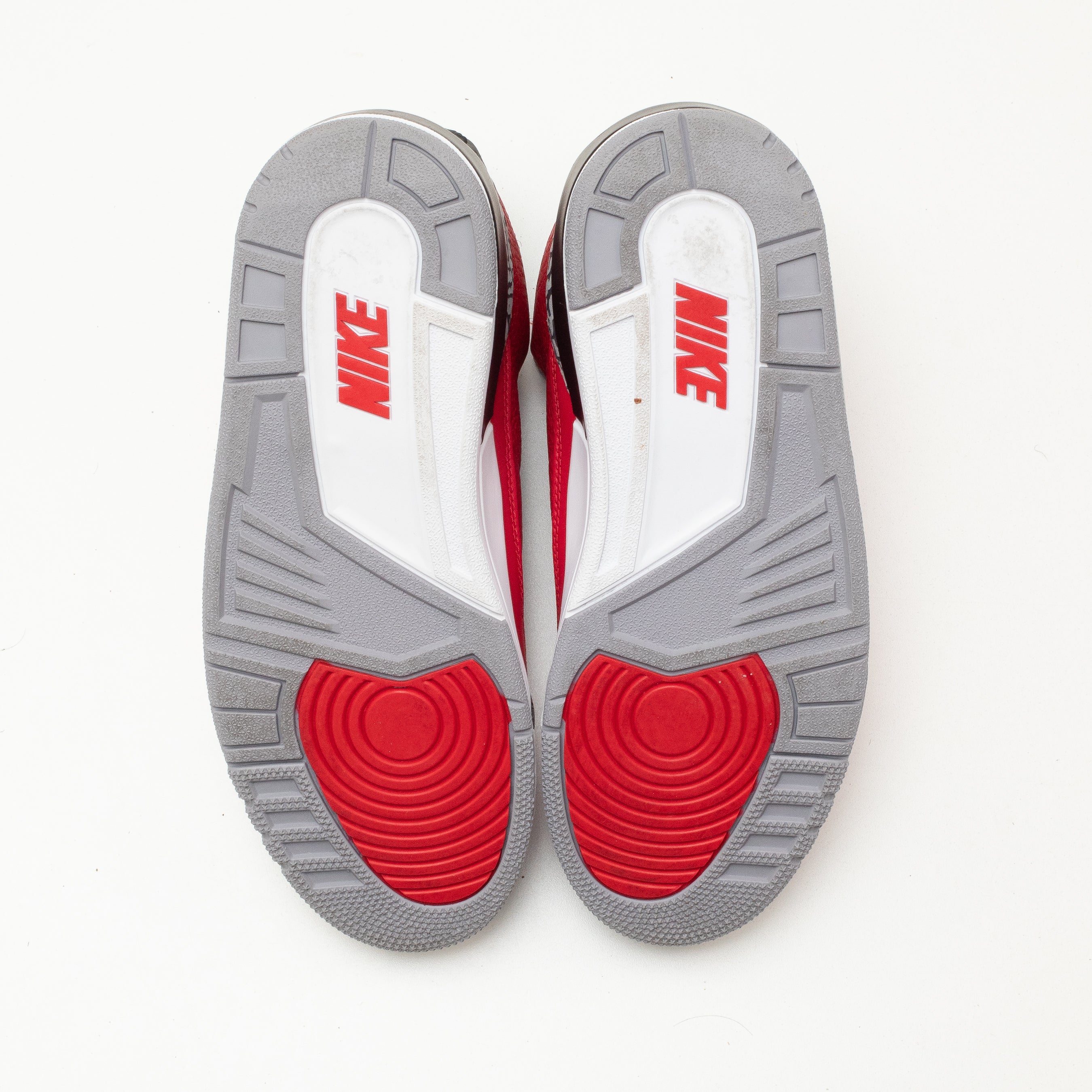 AIR JORDAN 3 UNITE [USED - SIZE 8]