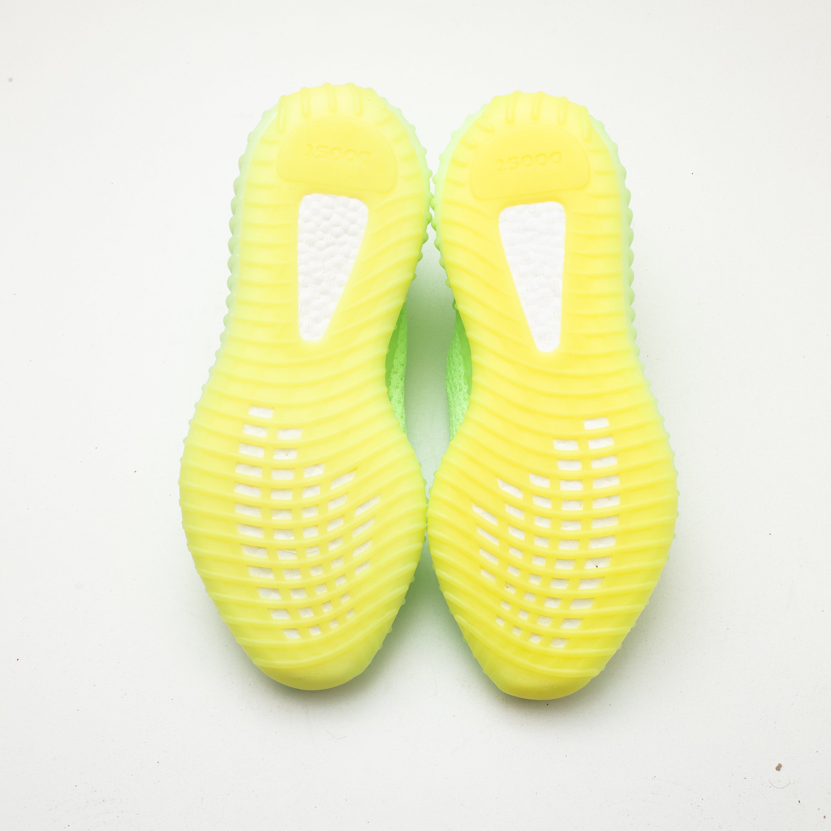 YEEZY BOOST 350 V2 GLOW IN THE DARK [FLAWED - SIZE 9.5]