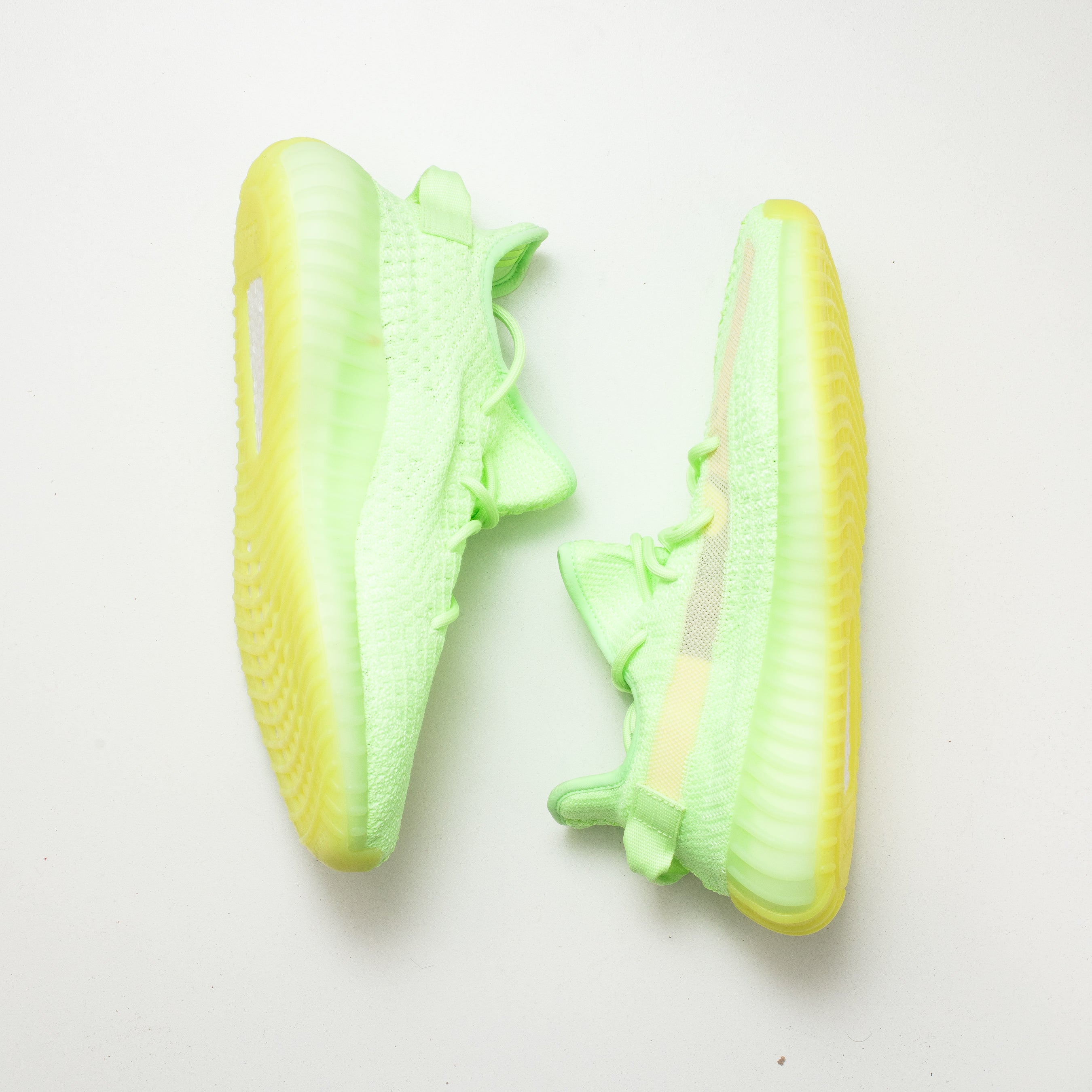 YEEZY BOOST 350 V2 GLOW IN THE DARK [FLAWED - SIZE 9.5]