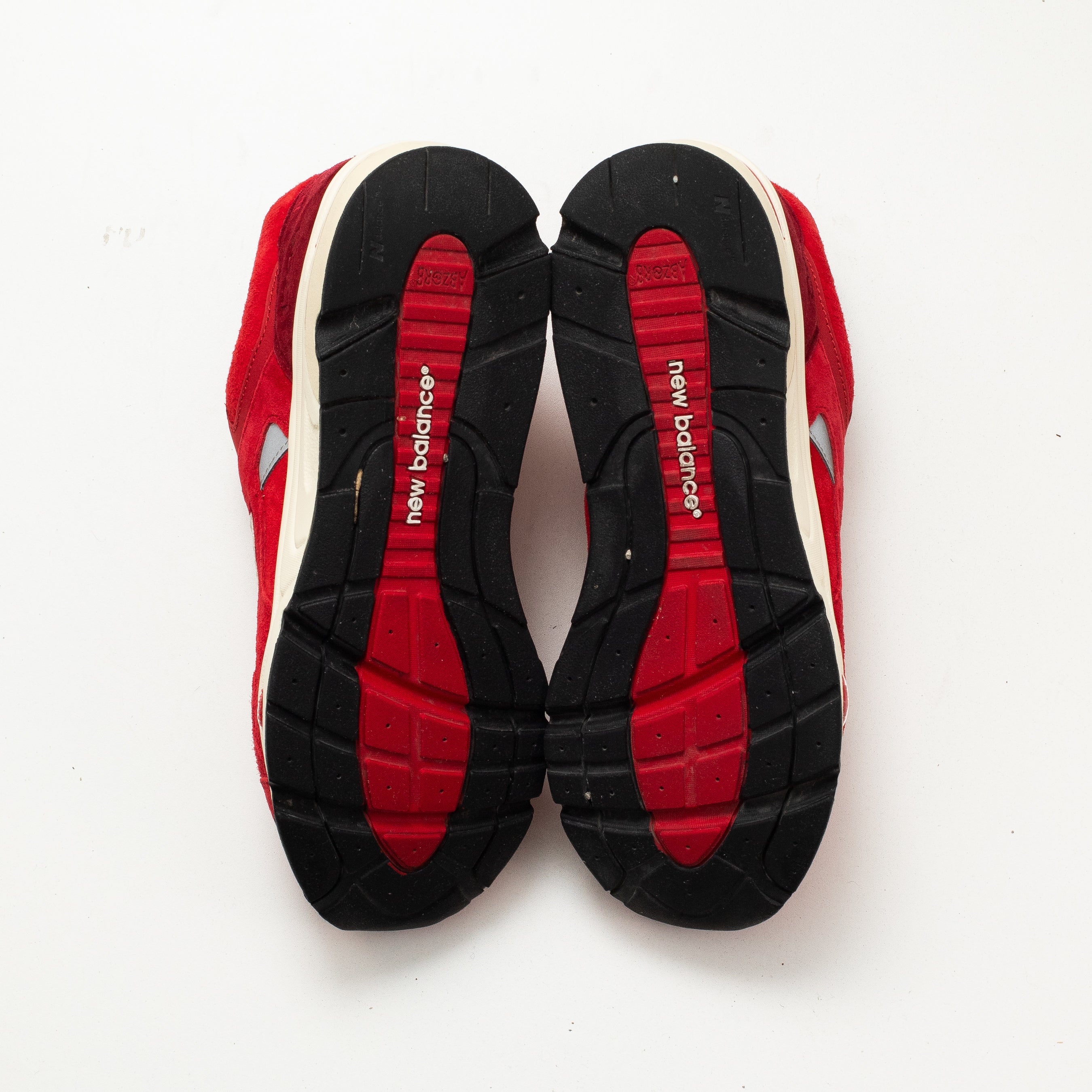 NEW BALANCE 1700 KITH TORONTO ROCOCCO RED [USED - SIZE 9]