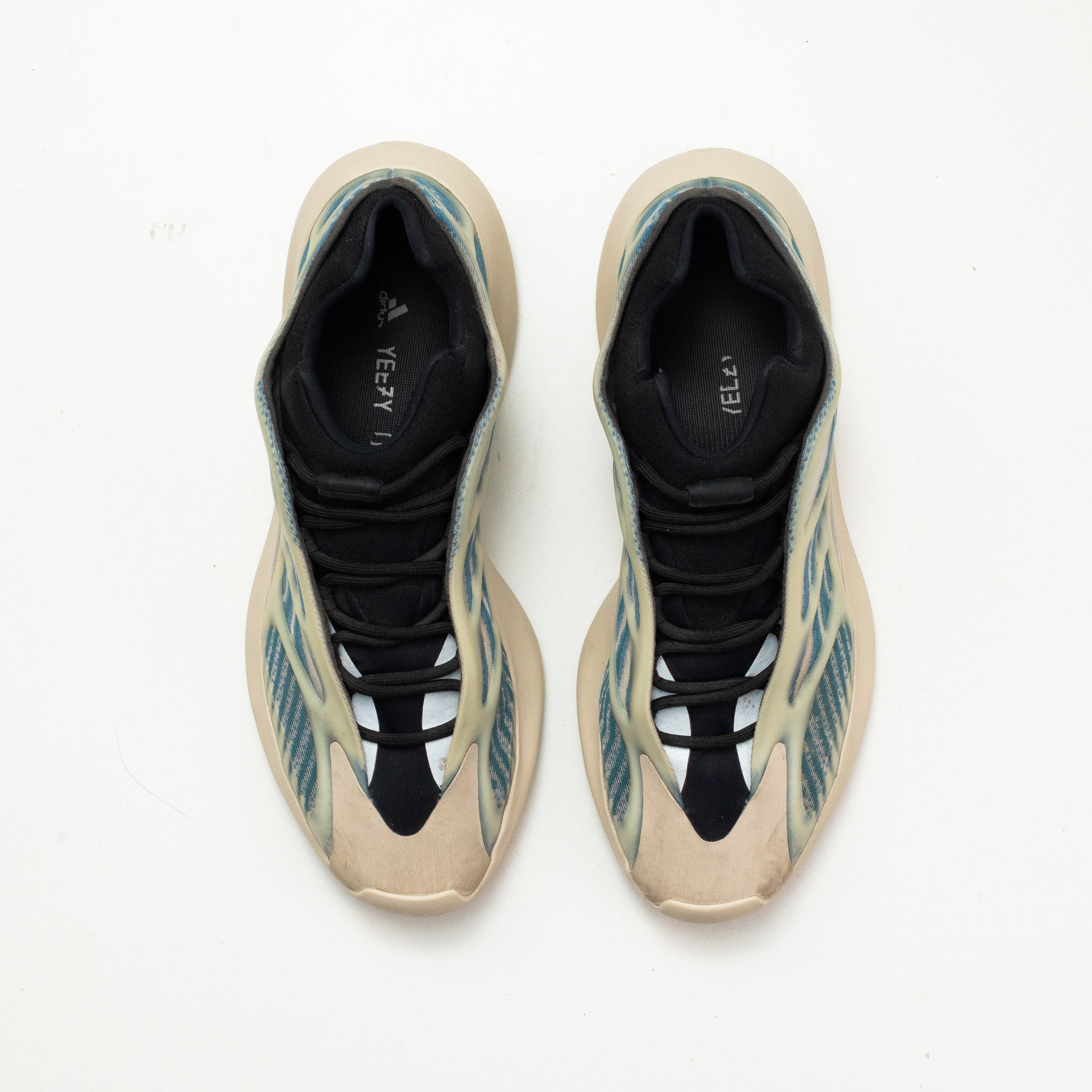 yeezy boost 700 kyanite