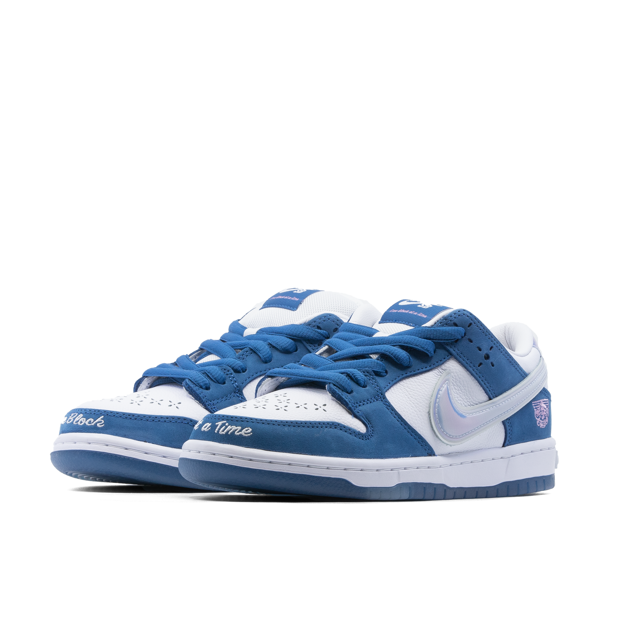 NIKE SB DUNK LOW BORN X LEVANTADO UN BLOQUE A LA VEZ