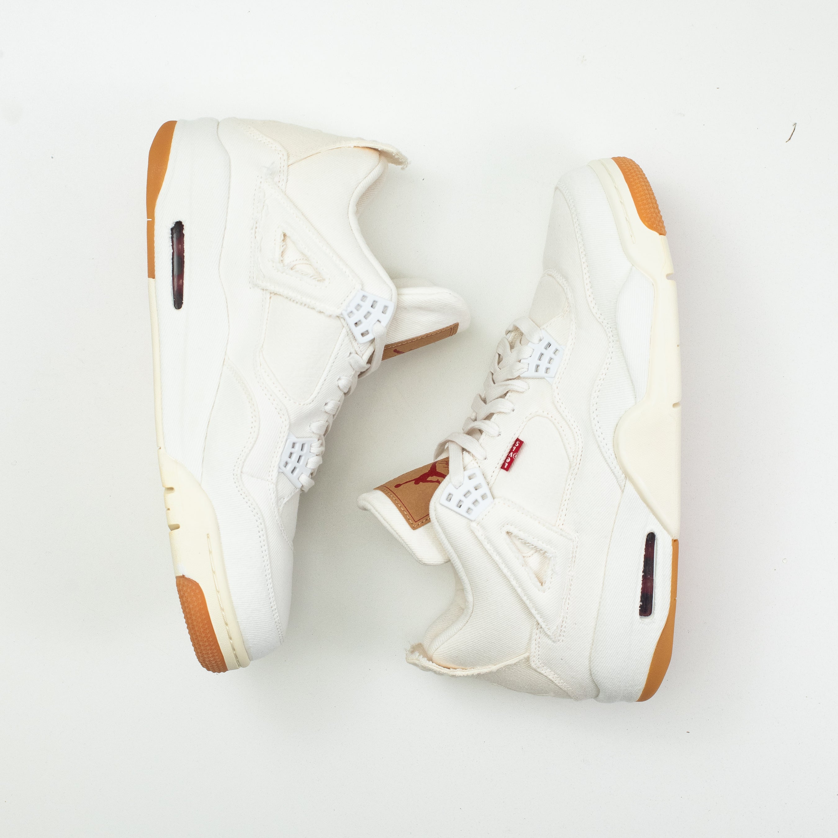 AIR JORDAN 4 LEVI'S WHITE DENIM [FLAWED - SIZE 11.5] – ODTO