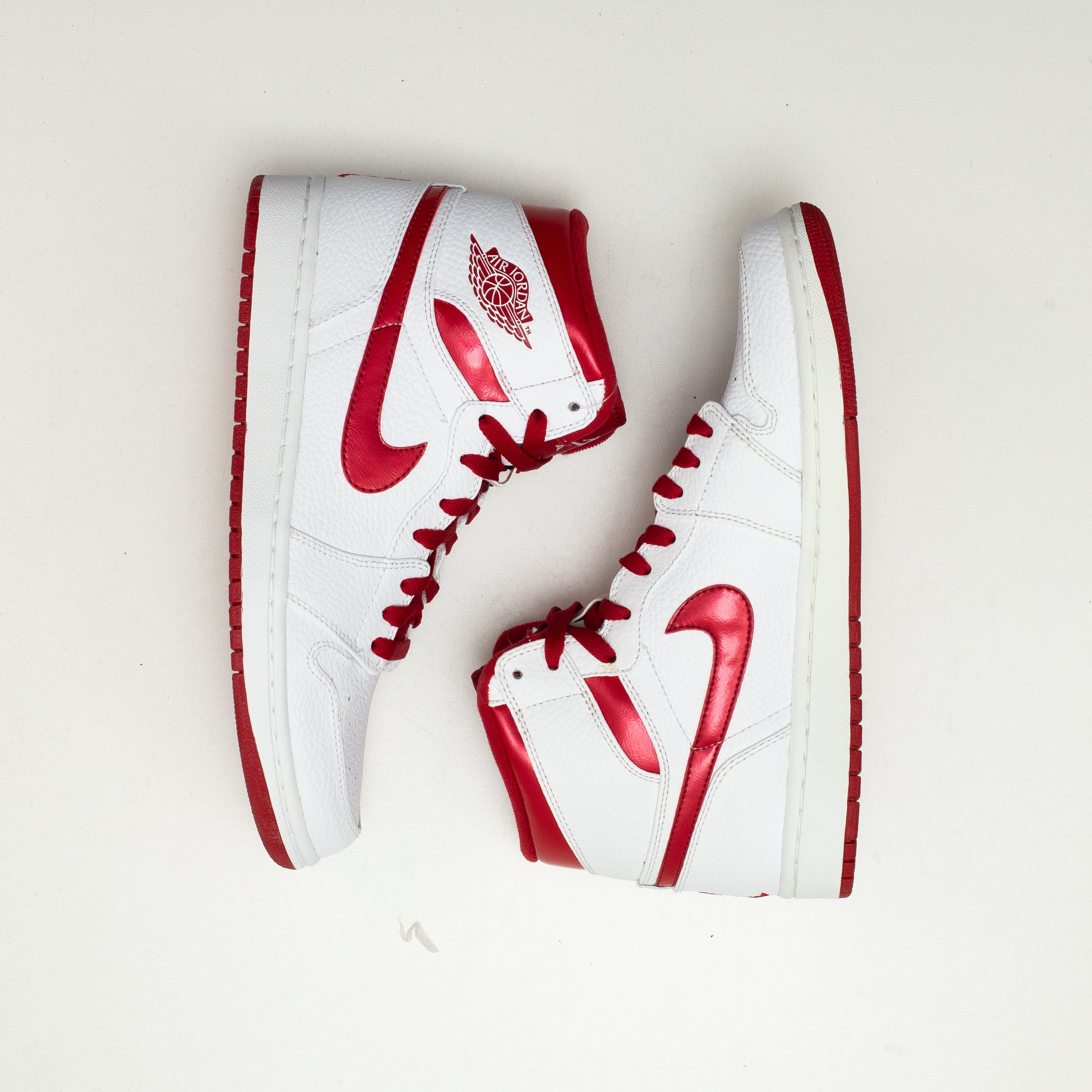 AIR JORDAN 1 DO THE RIGHT THING RED [FLAWED - SIZE 9]