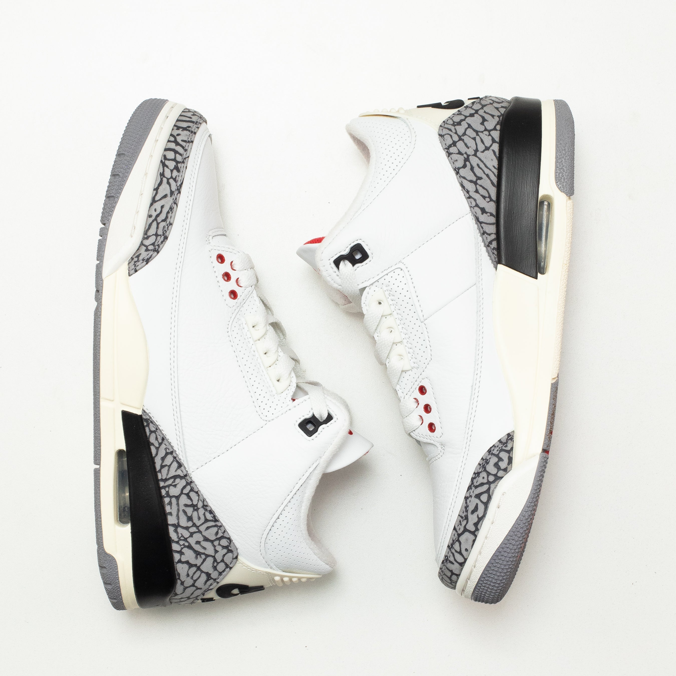 AIR JORDAN 3 WHITE CEMENT REIMAGINED [USED - SIZE 8.5]