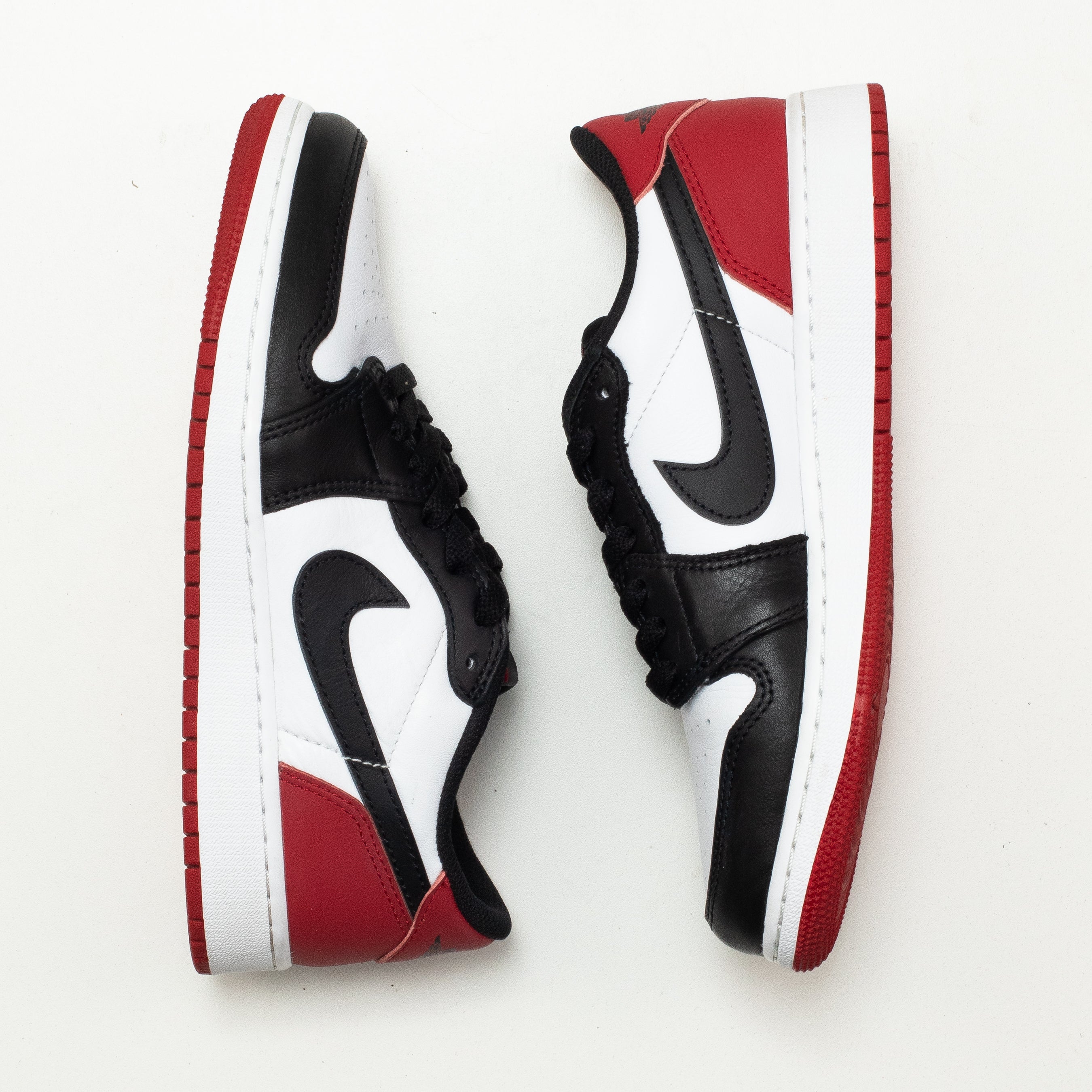 AIR JORDAN 1 LOW GS BLACK TOE [USED - SIZE 6Y]