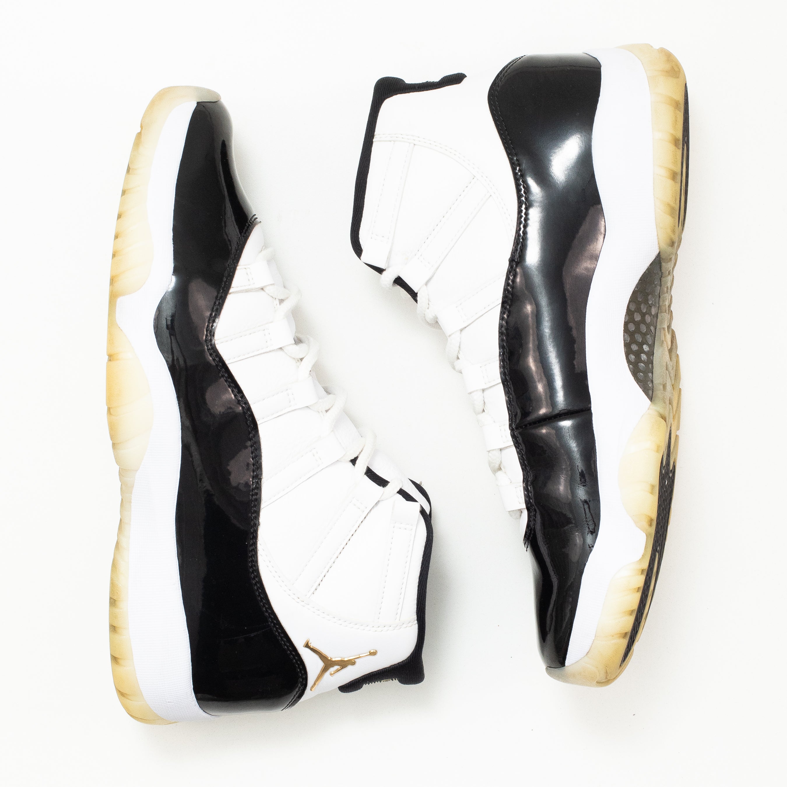 AIR JORDAN 11 GRATITUDE [USED - SIZE 10.5]