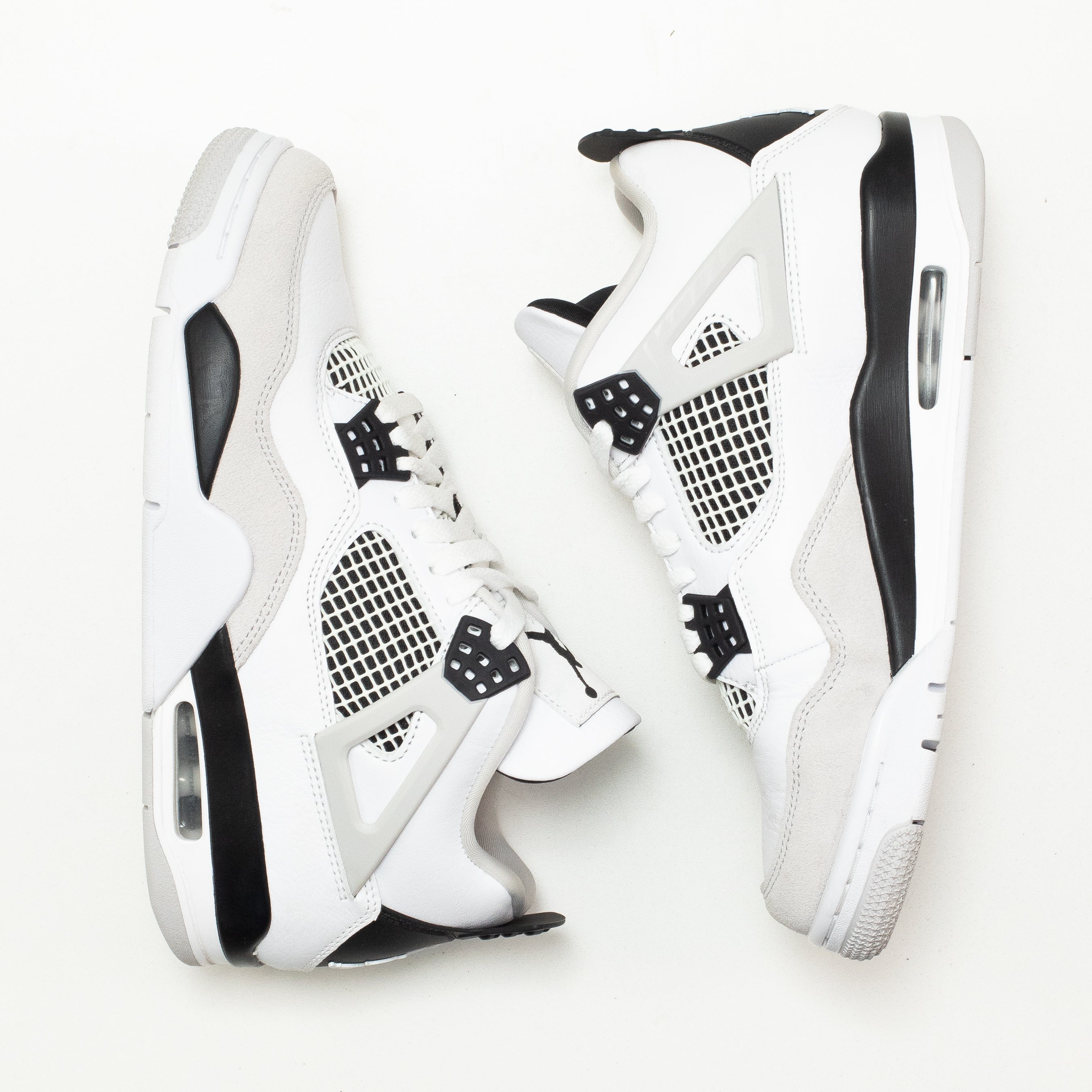 AIR JORDAN 4 MILITARY BLACK [USED - SIZE 8]