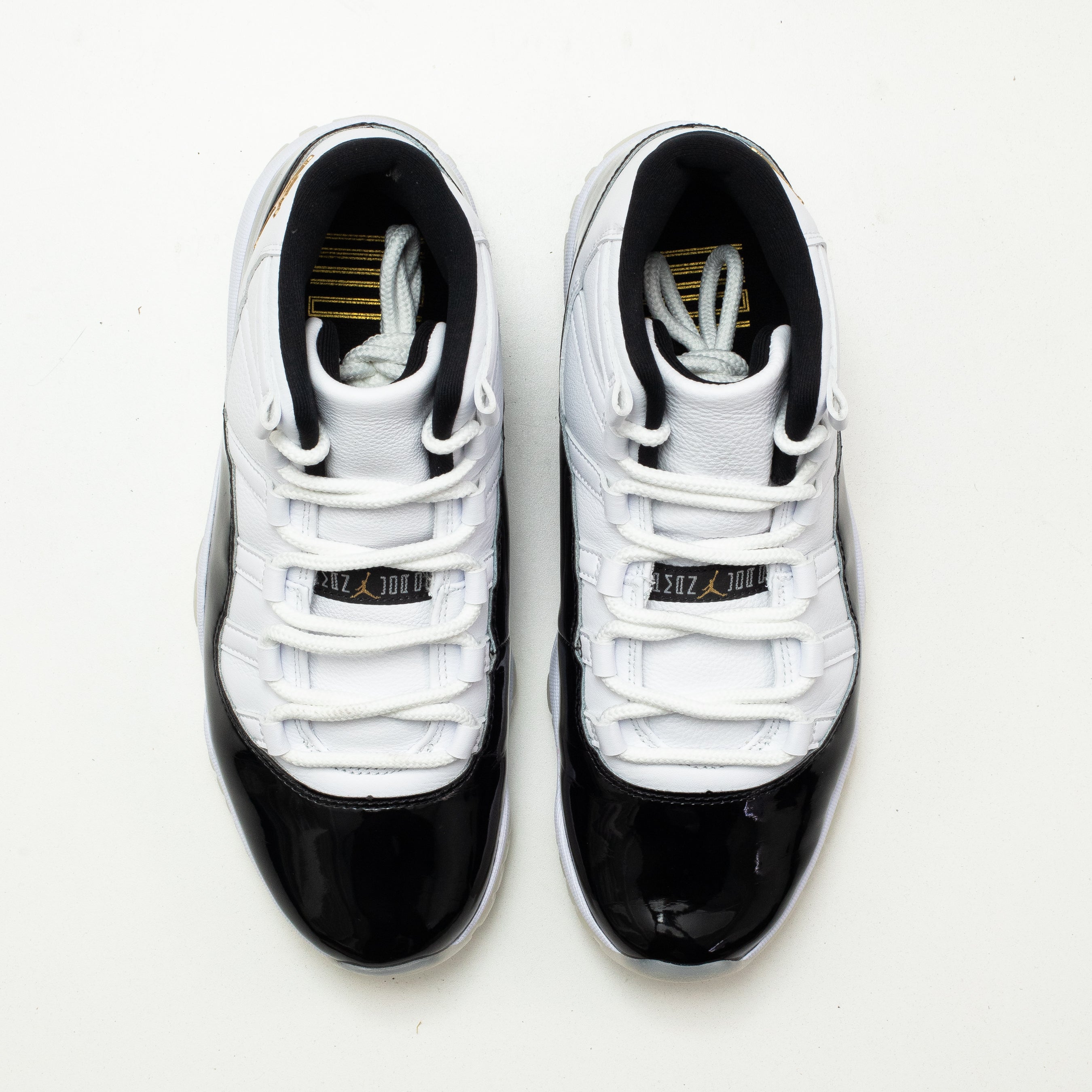 AIR JORDAN 11 GRATITUDE [USED - SIZE 9.5]