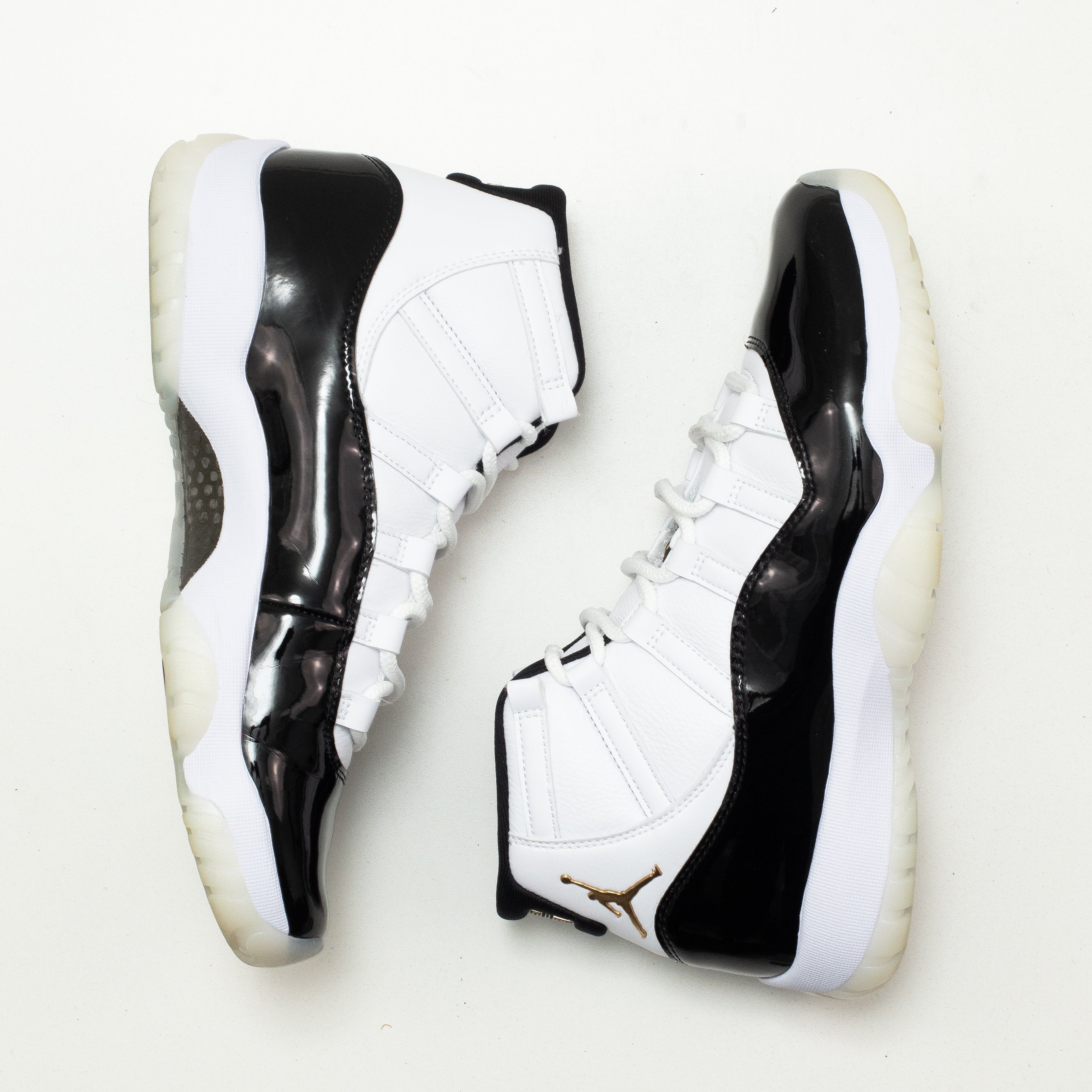 AIR JORDAN 11 GRATITUDE [USED - SIZE 9.5]