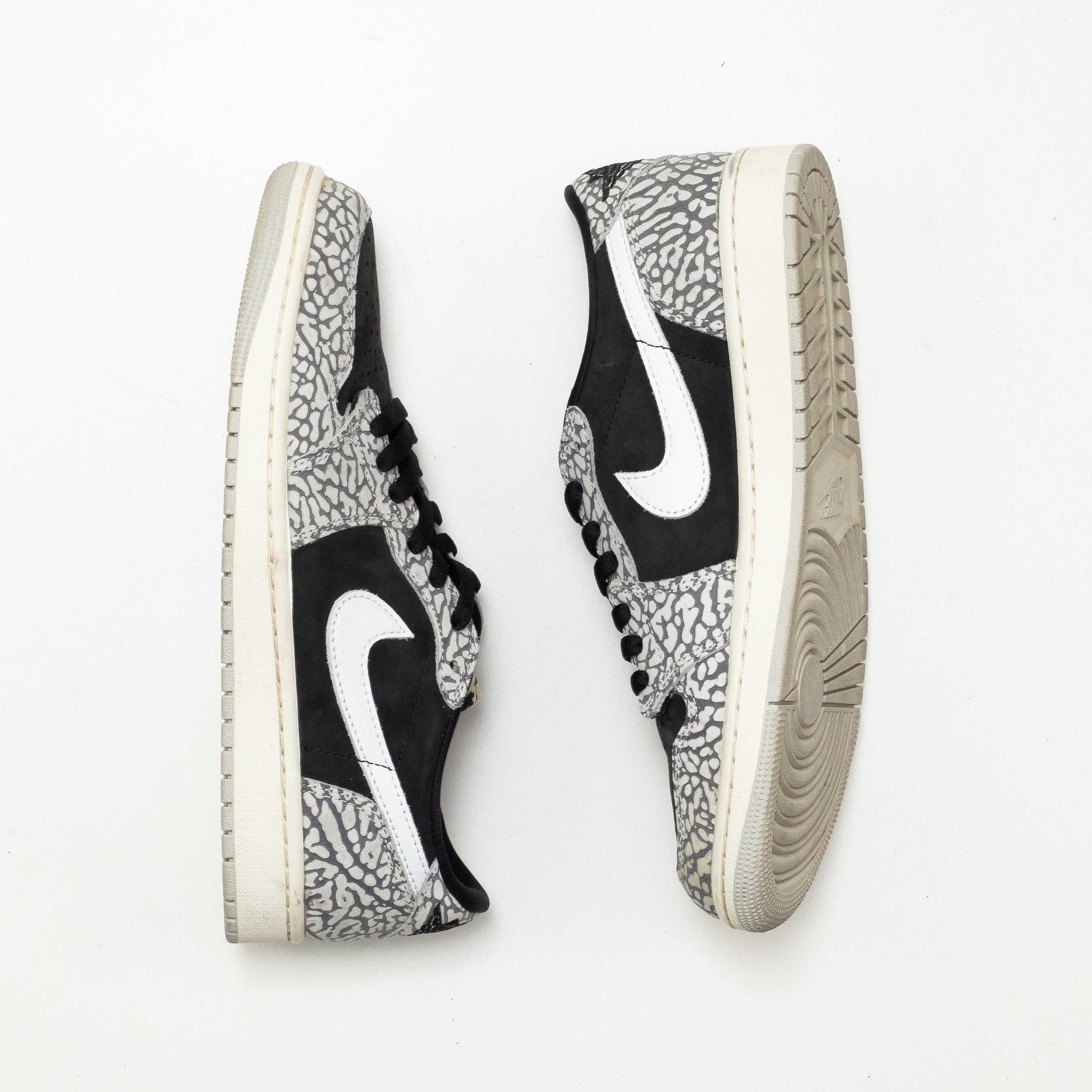 AIR JORDAN 1 LOW BLACK CEMENT [USED - SIZE 9]