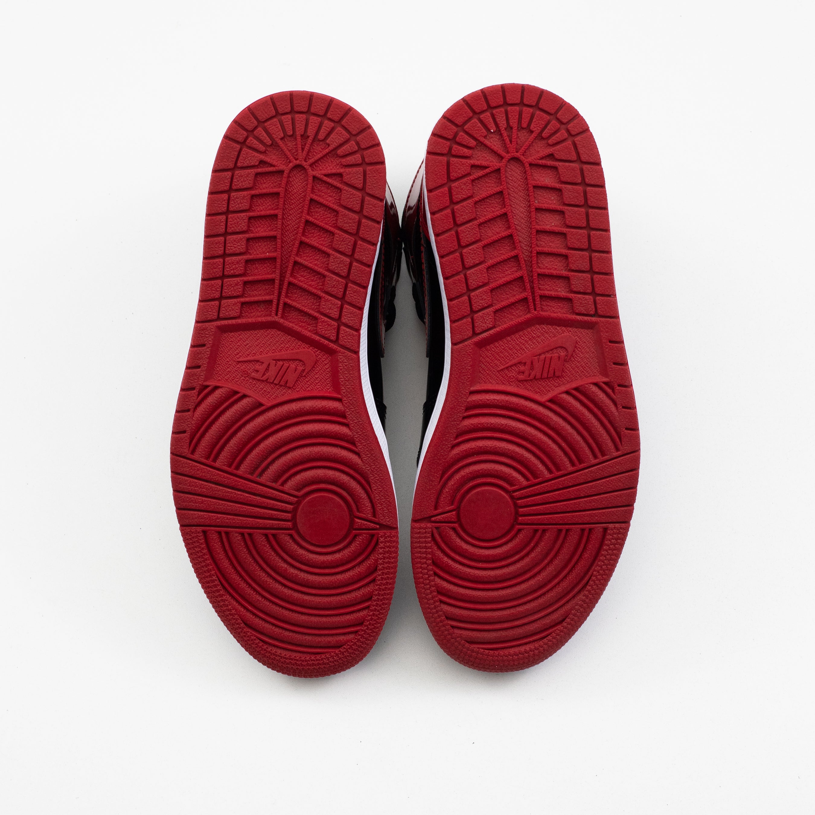 AIR JORDAN 1 HIGH PATENT BRED [USED - SIZE 8]