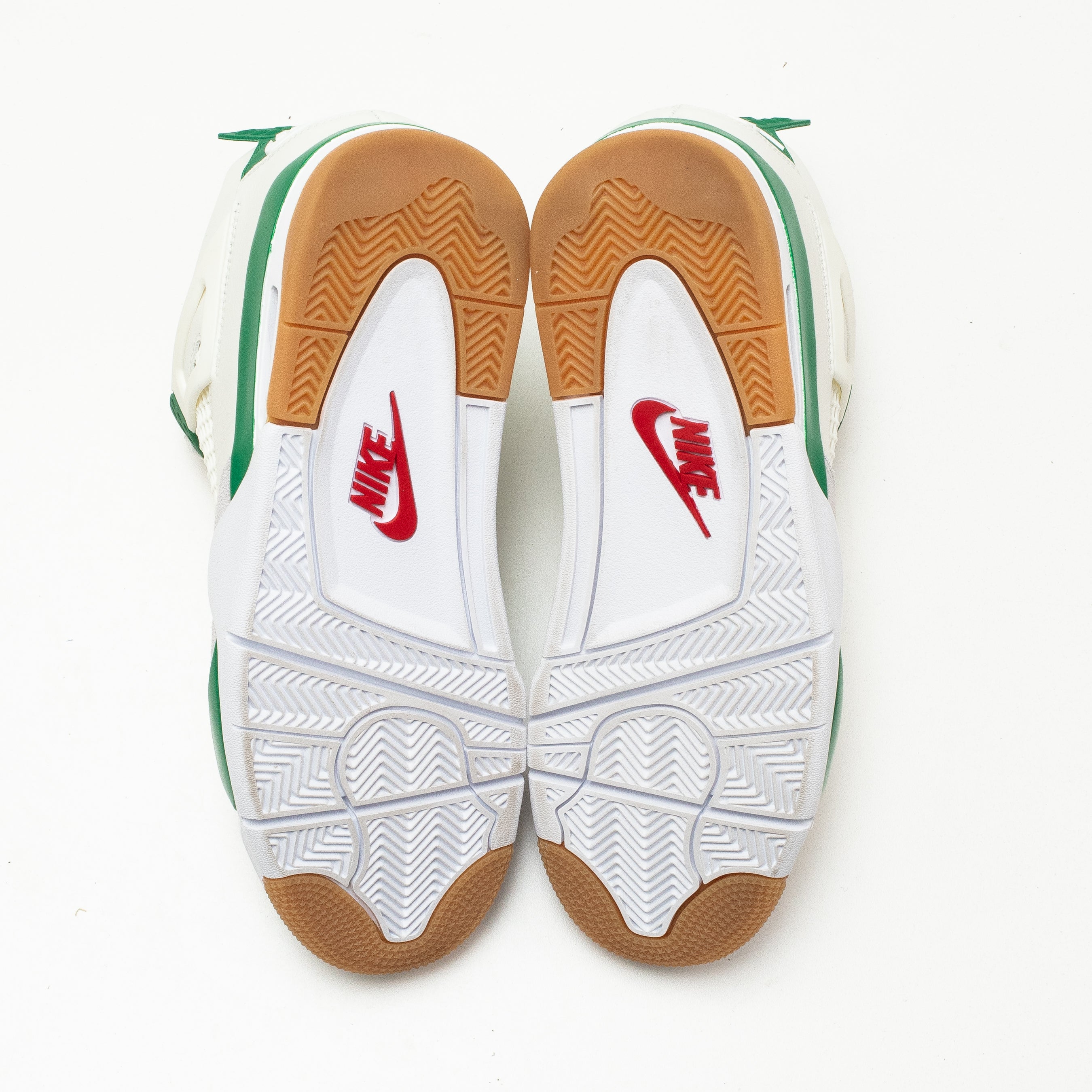 AIR JORDAN 4 SB PINE GREEN [USED - SIZE 9]