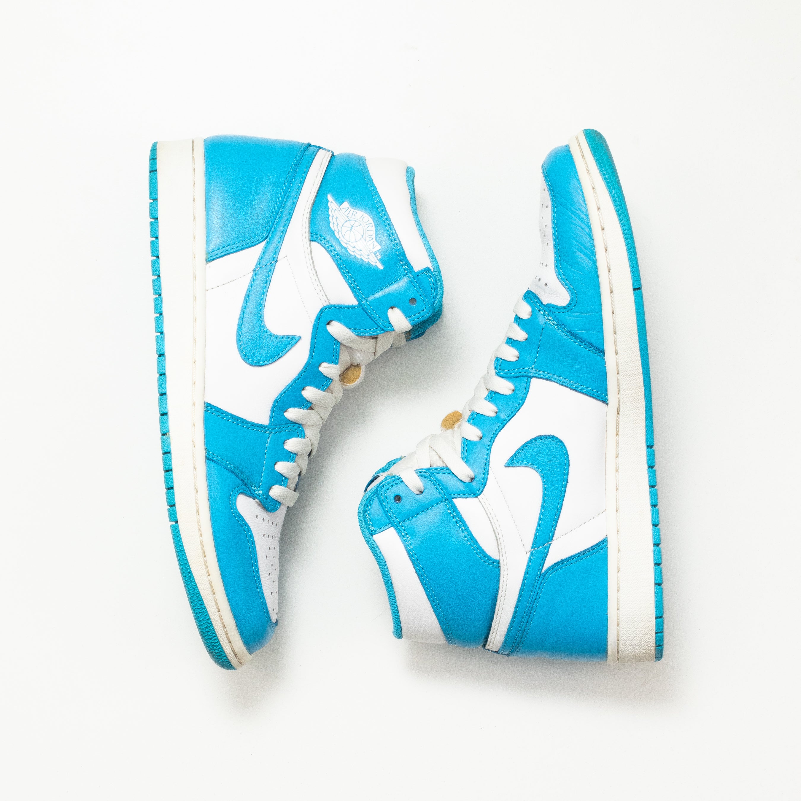 AIR JORDAN 1 HIGH UNC (2015) [USED - SIZE 8.5]