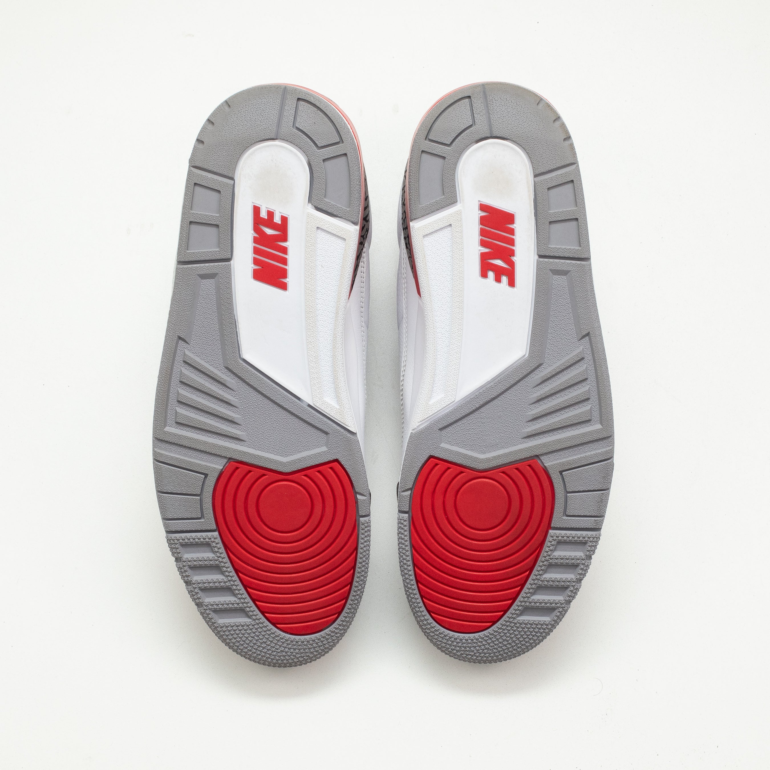 AIR JORDAN 3 FIRE RED [USED - SIZE 13]