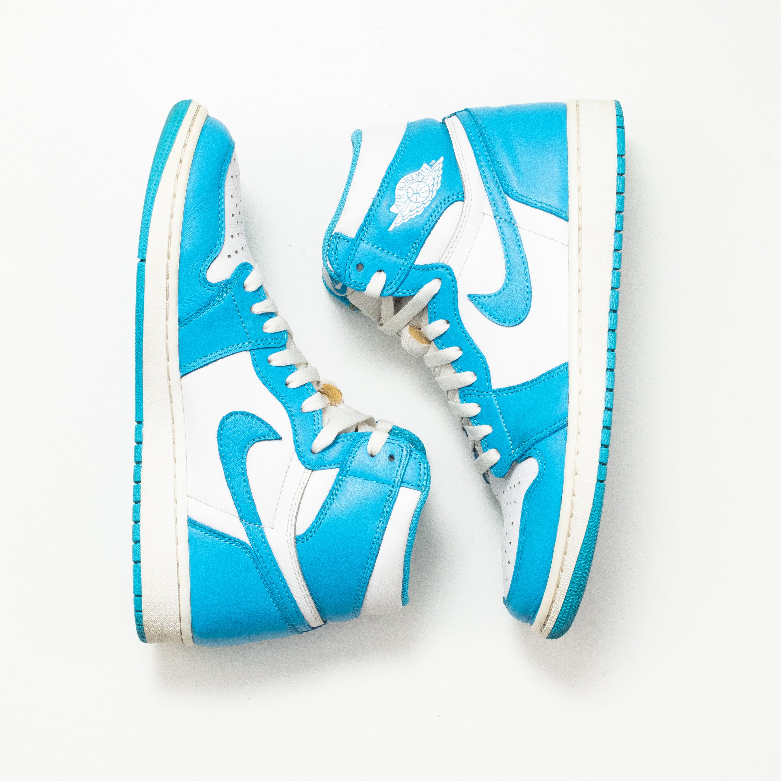 AIR JORDAN 1 HIGH UNC (2015) [USED - SIZE 8.5]