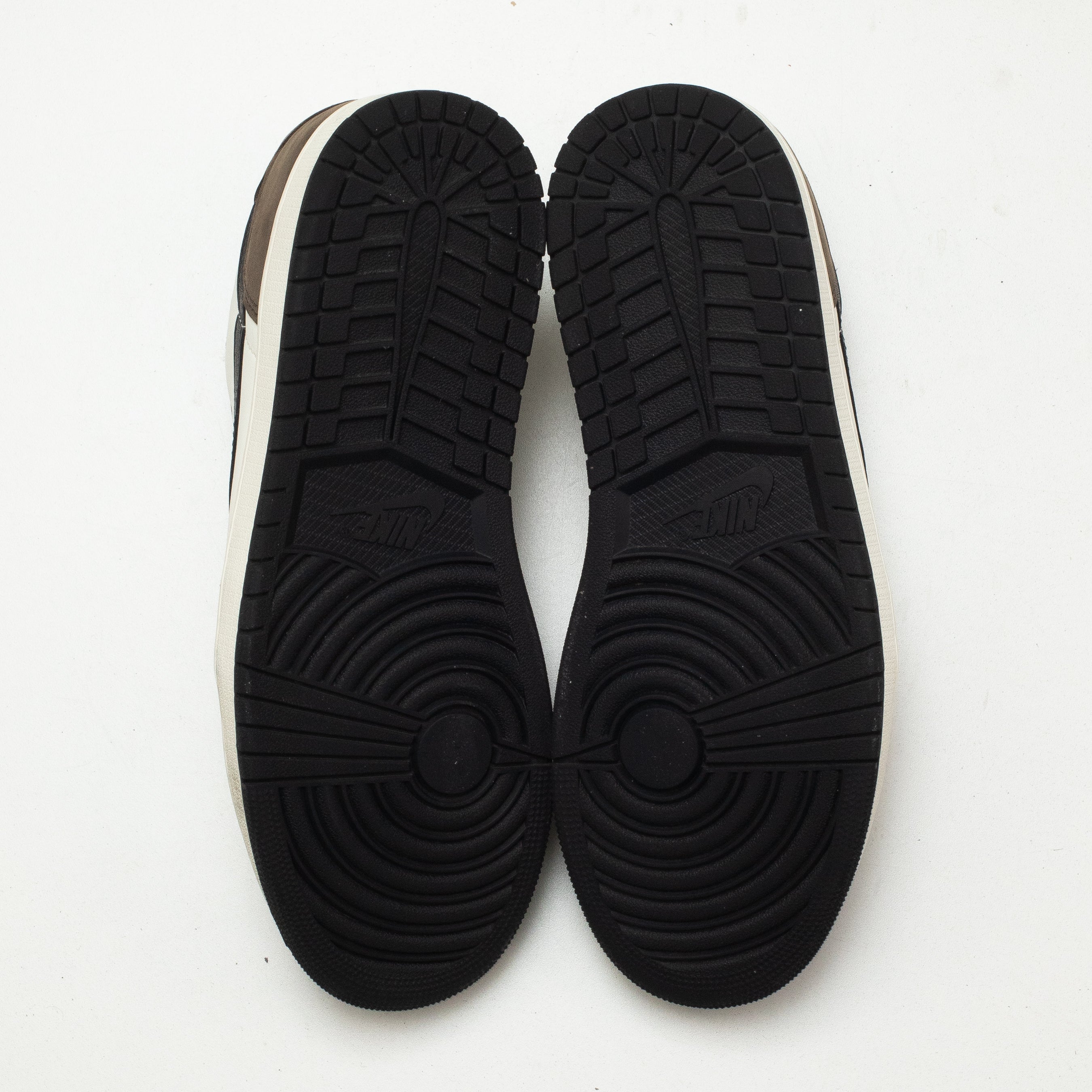 AIR JORDAN 1 LOW MOCHA [USED - SIZE 10]