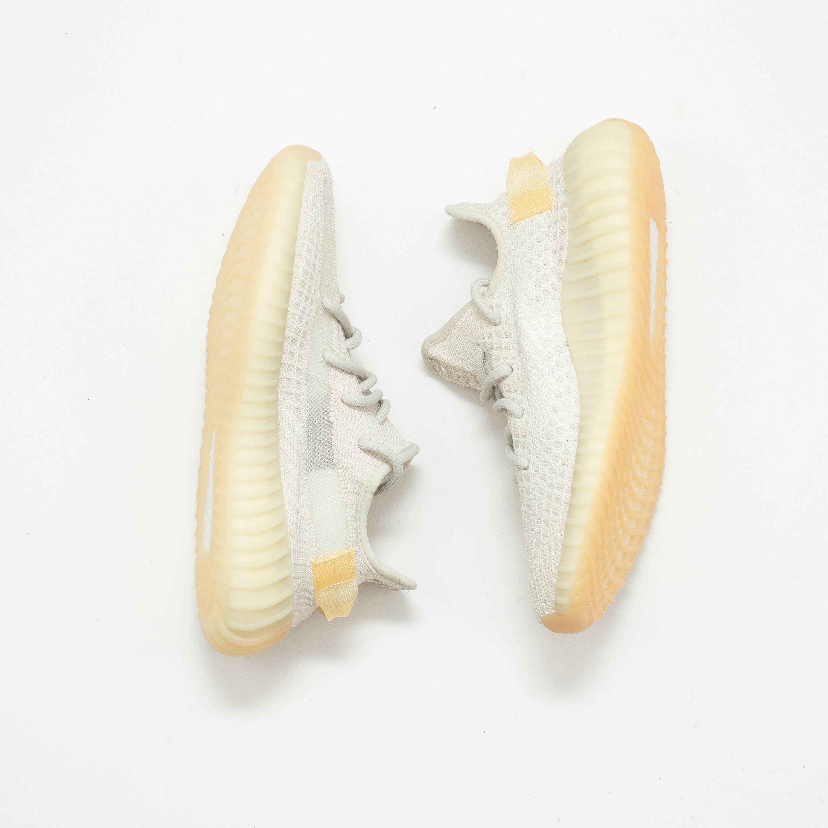 YEEZY BOOST 350 V2 LIGHT [FLAWED - SIZE 7]