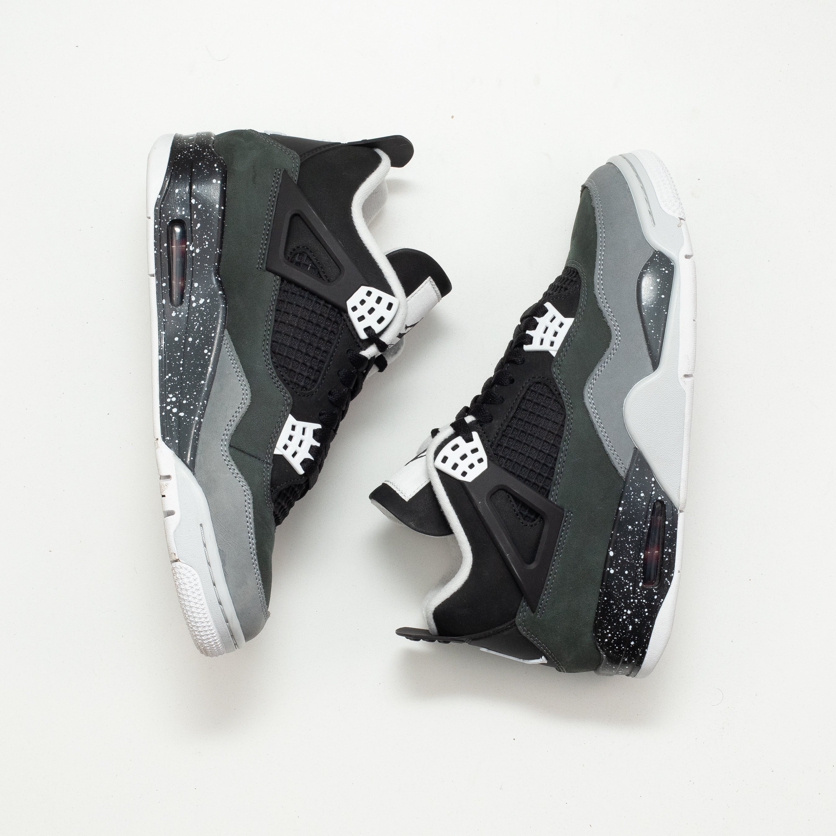AIR JORDAN 4 FEAR [USED - SIZE 9]