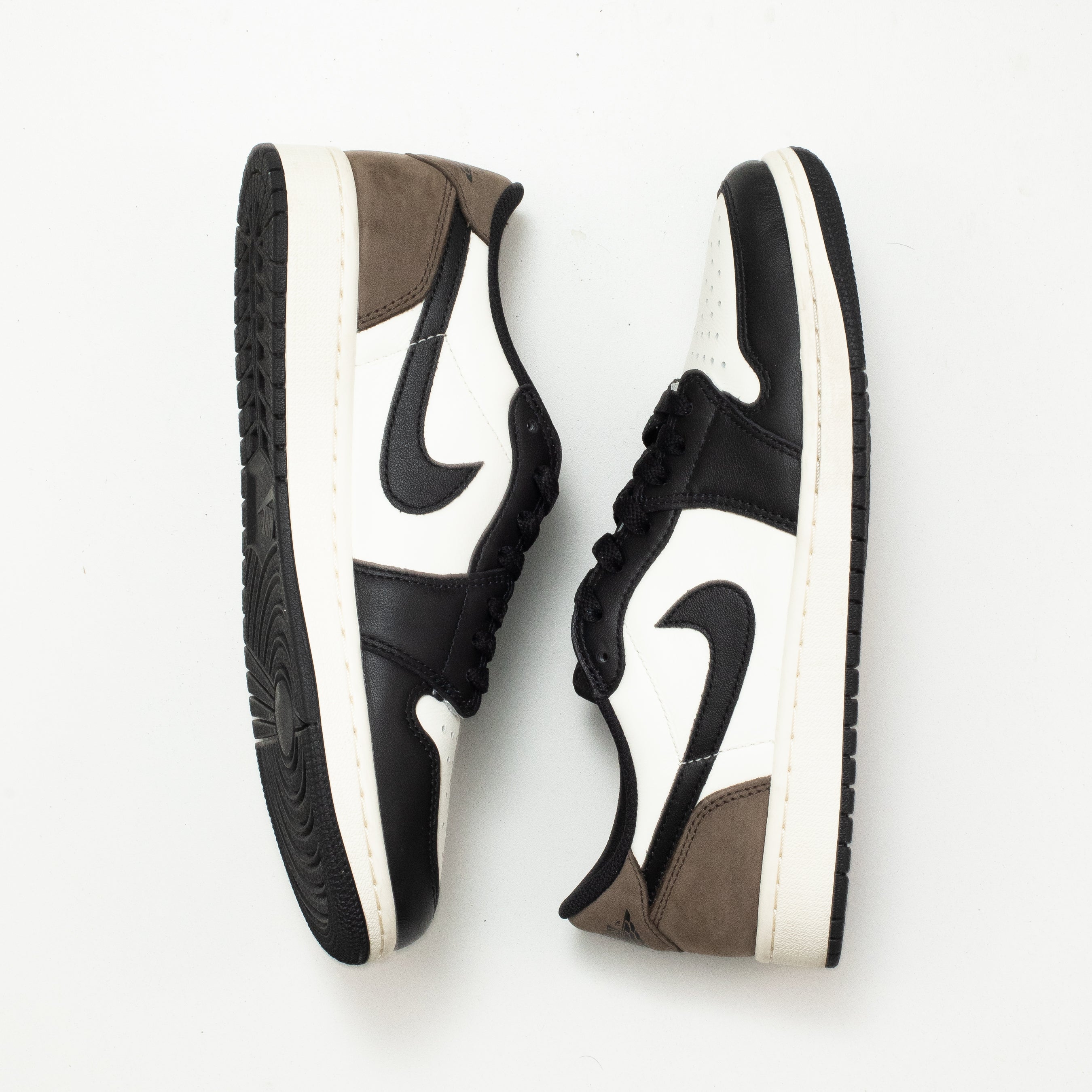 AIR JORDAN 1 LOW MOCHA [USED - SIZE 8.5]