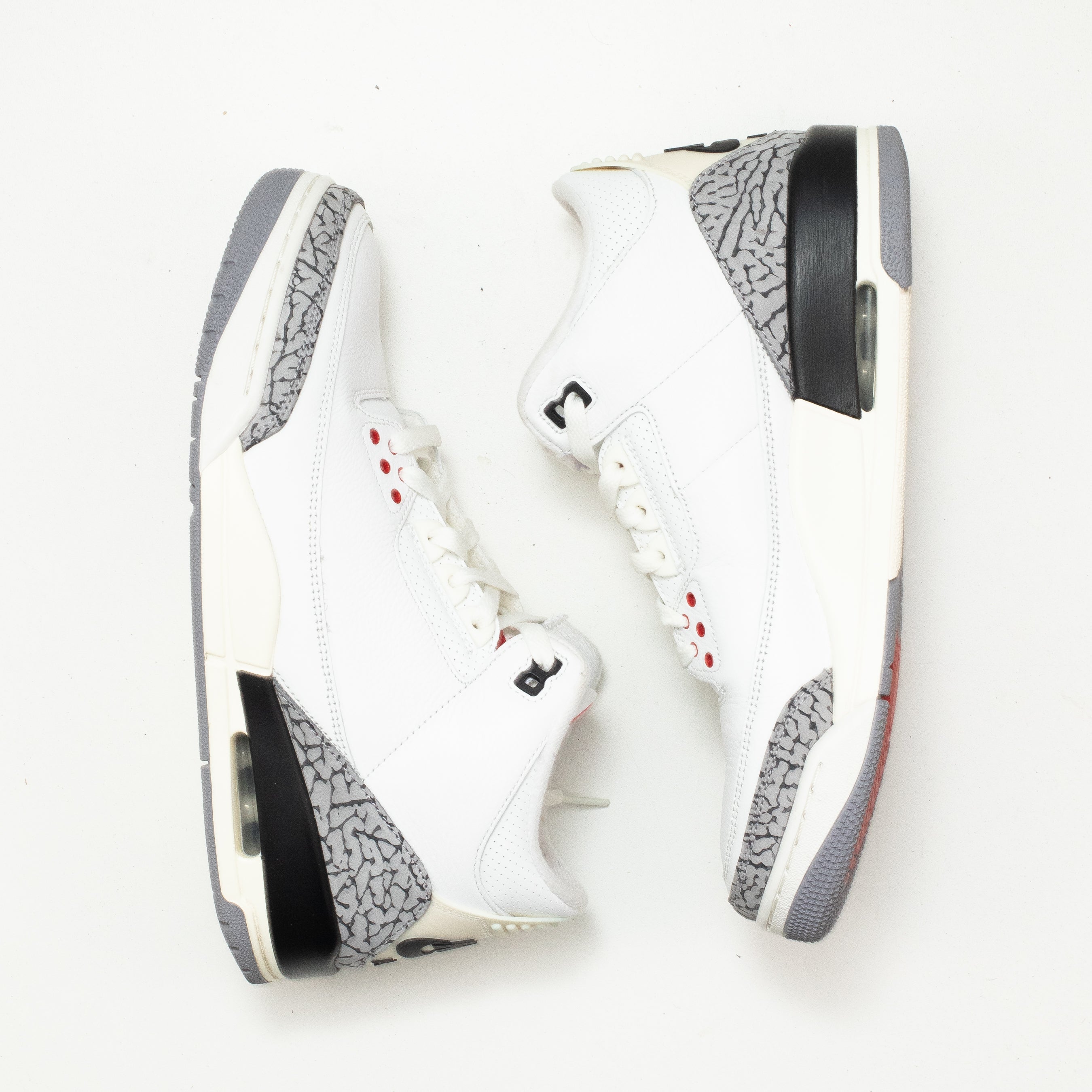 AIR JORDAN 3 WHITE CEMENT REIMAGINED [USED - SIZE 10]