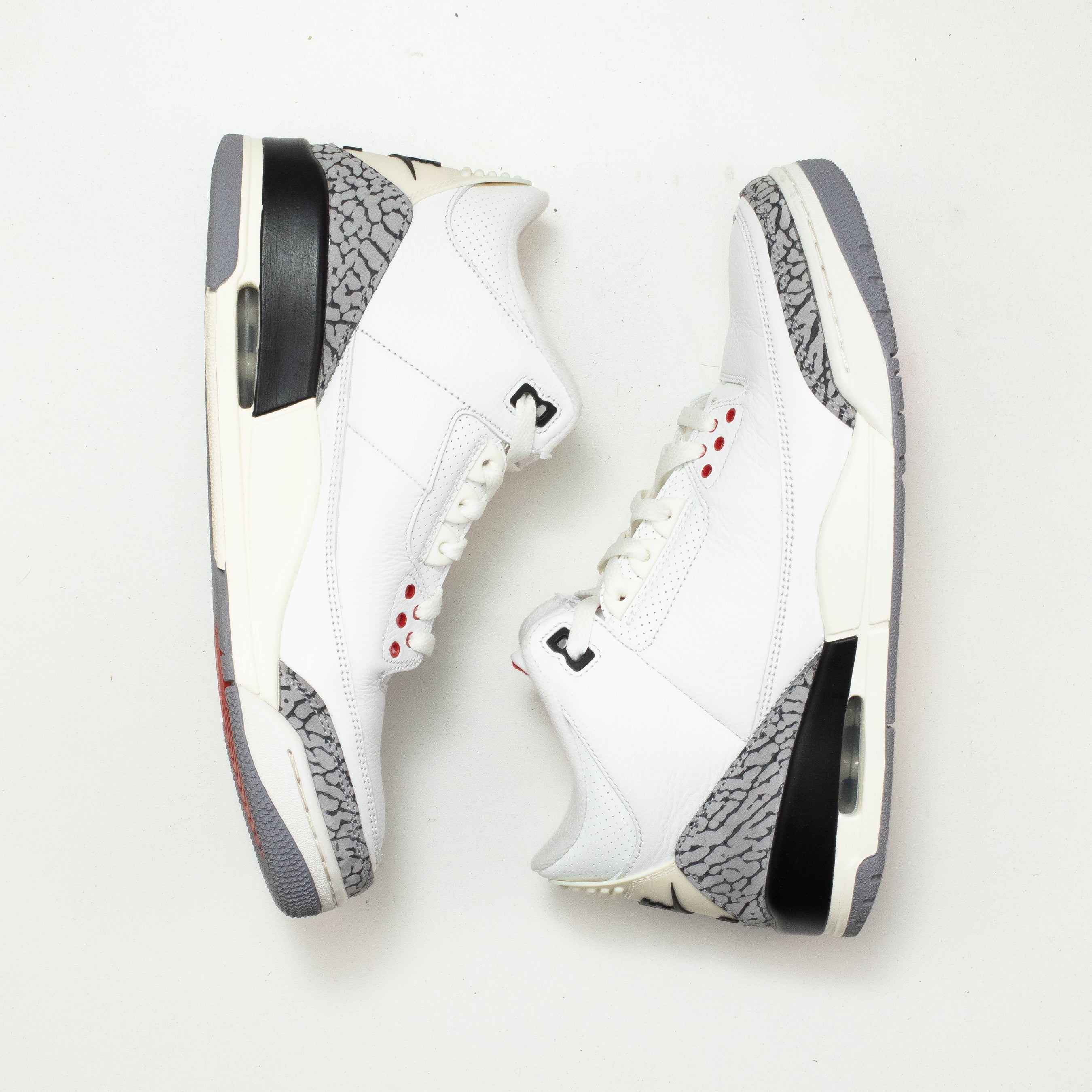 AIR JORDAN 3 WHITE CEMENT REIMAGINED [USED - SIZE 10]