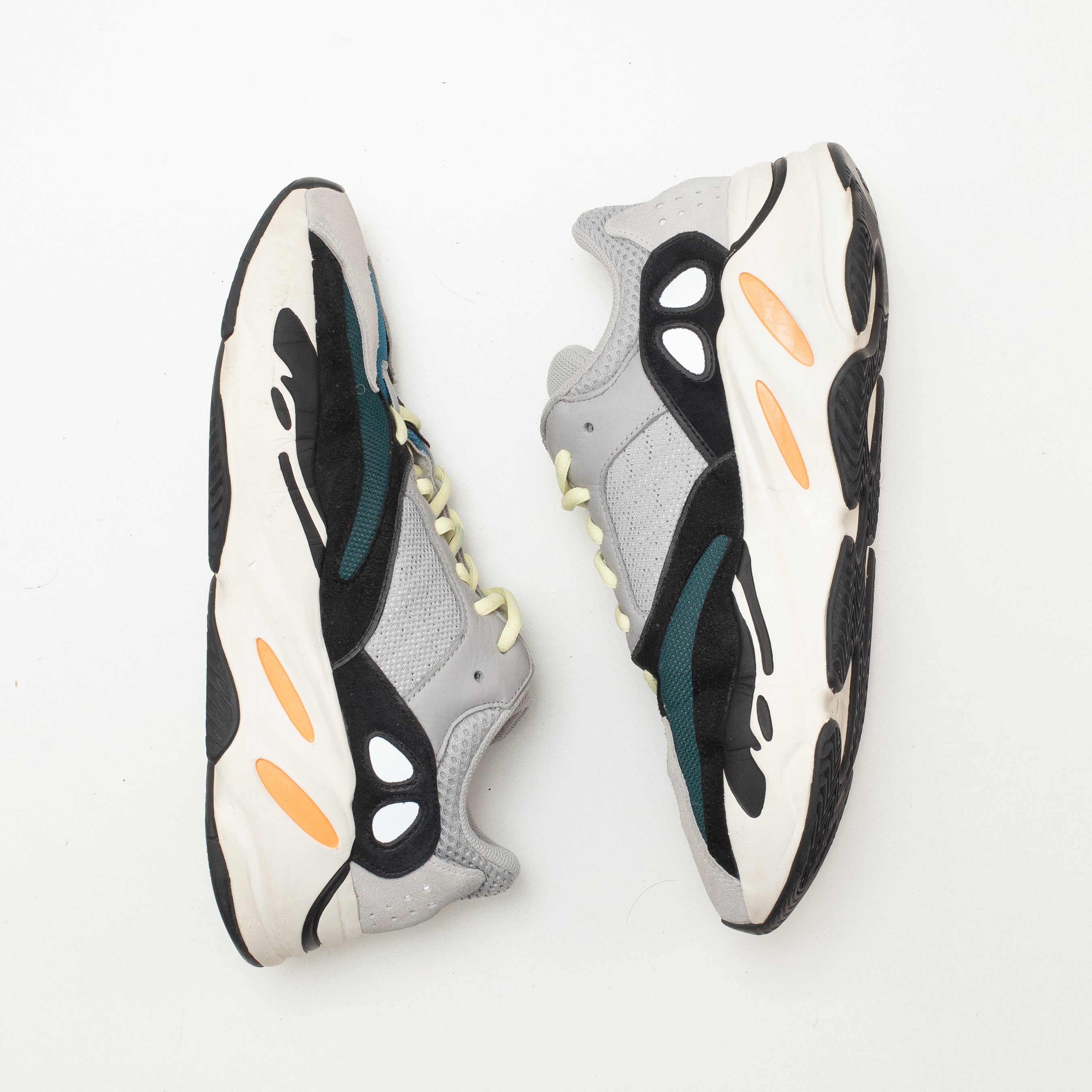 YEEZY BOOST 700 WAVE RUNNER [USED - SIZE 10]