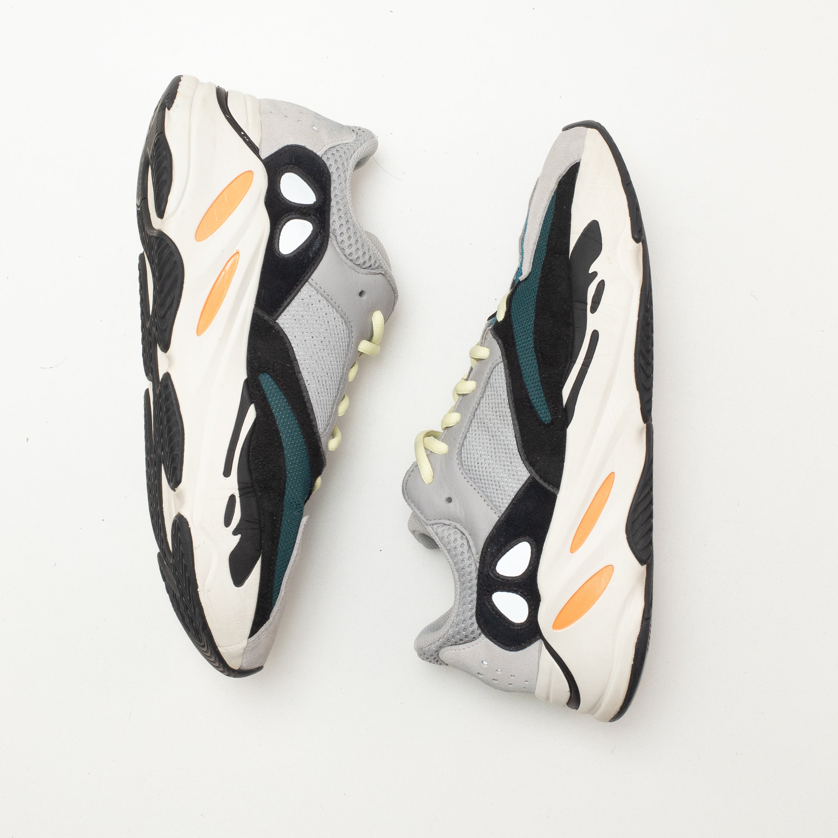 YEEZY BOOST 700 WAVE RUNNER [USED - SIZE 10]